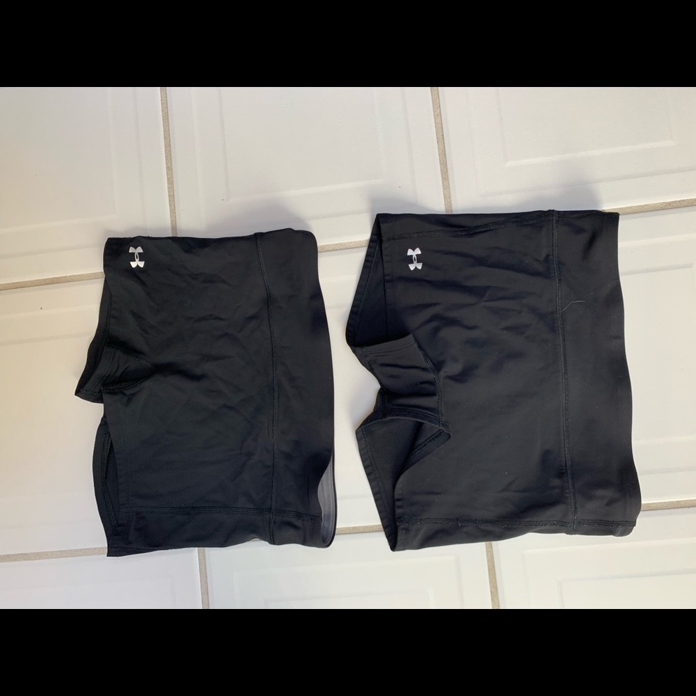 2 Under Armour spandex